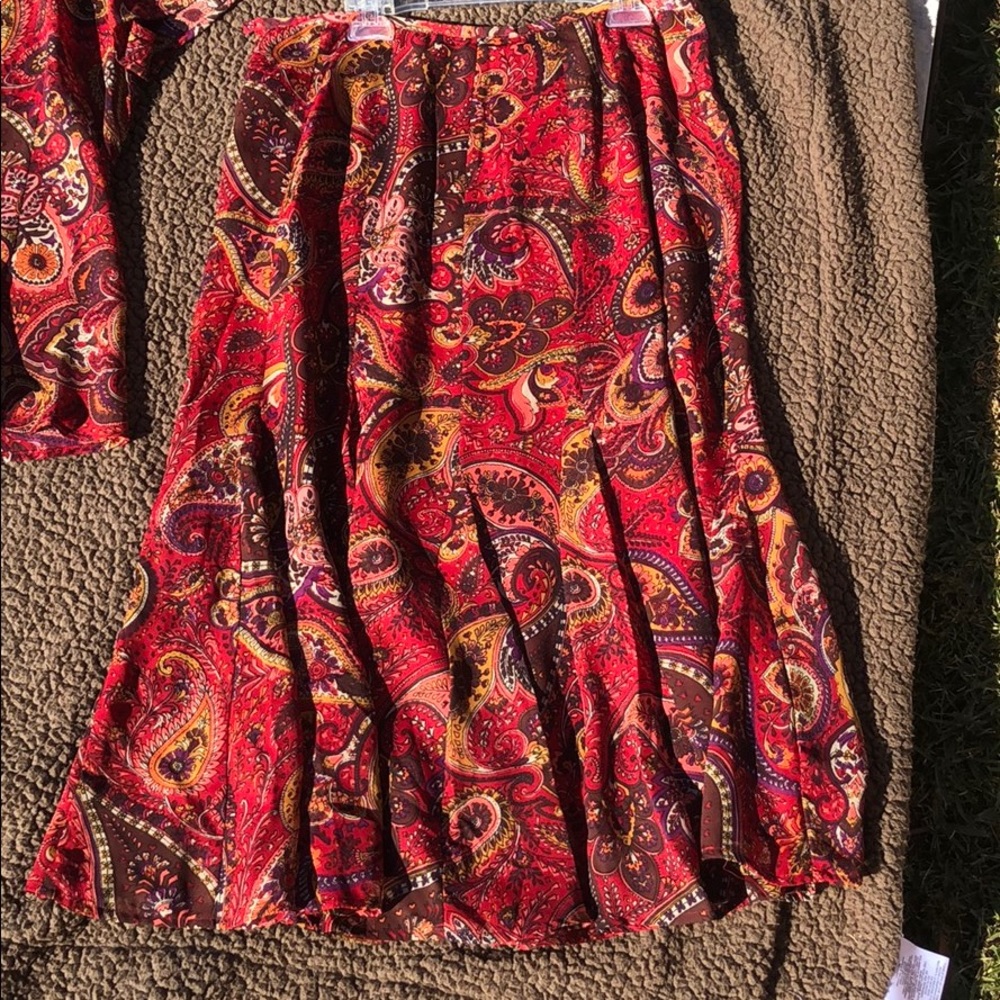 Skirt Set - Picture 3 of 10